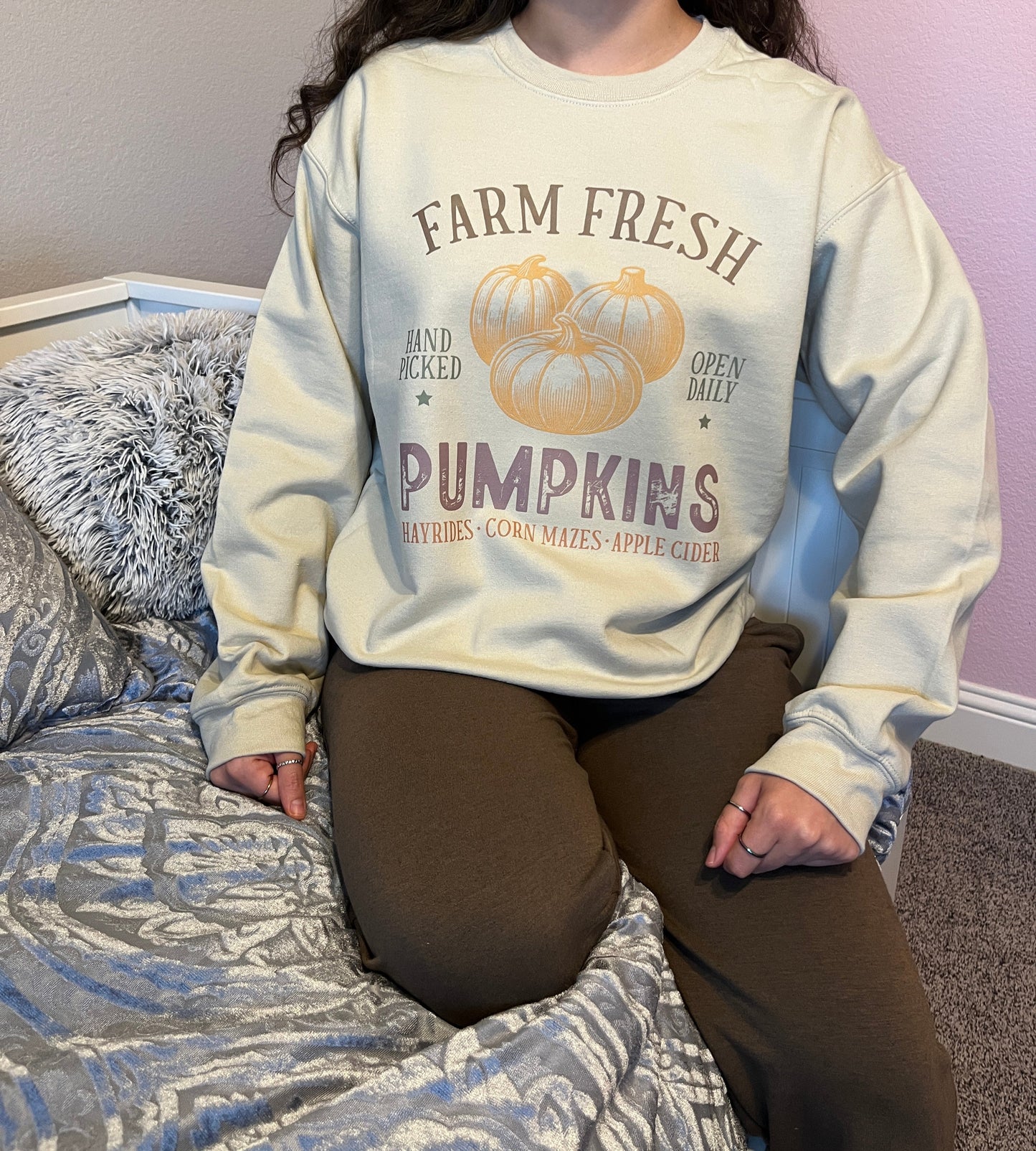 FARM FRESH PUMPKINS CREWNECK